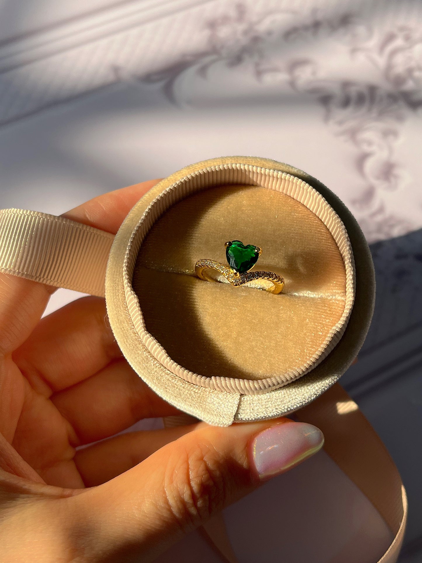 Anillo de promesa Heart esmeralda✨