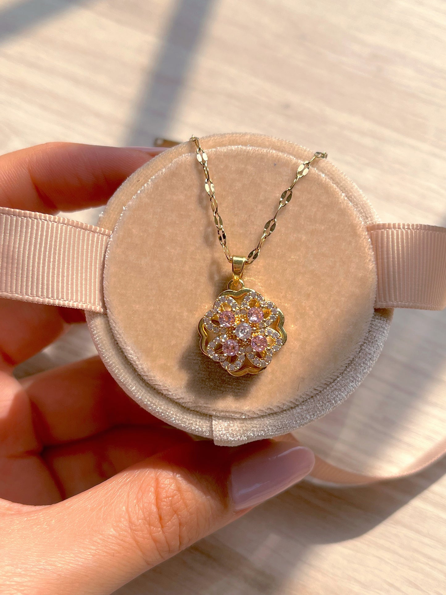 Cadena anti ansiedad trébol rosita