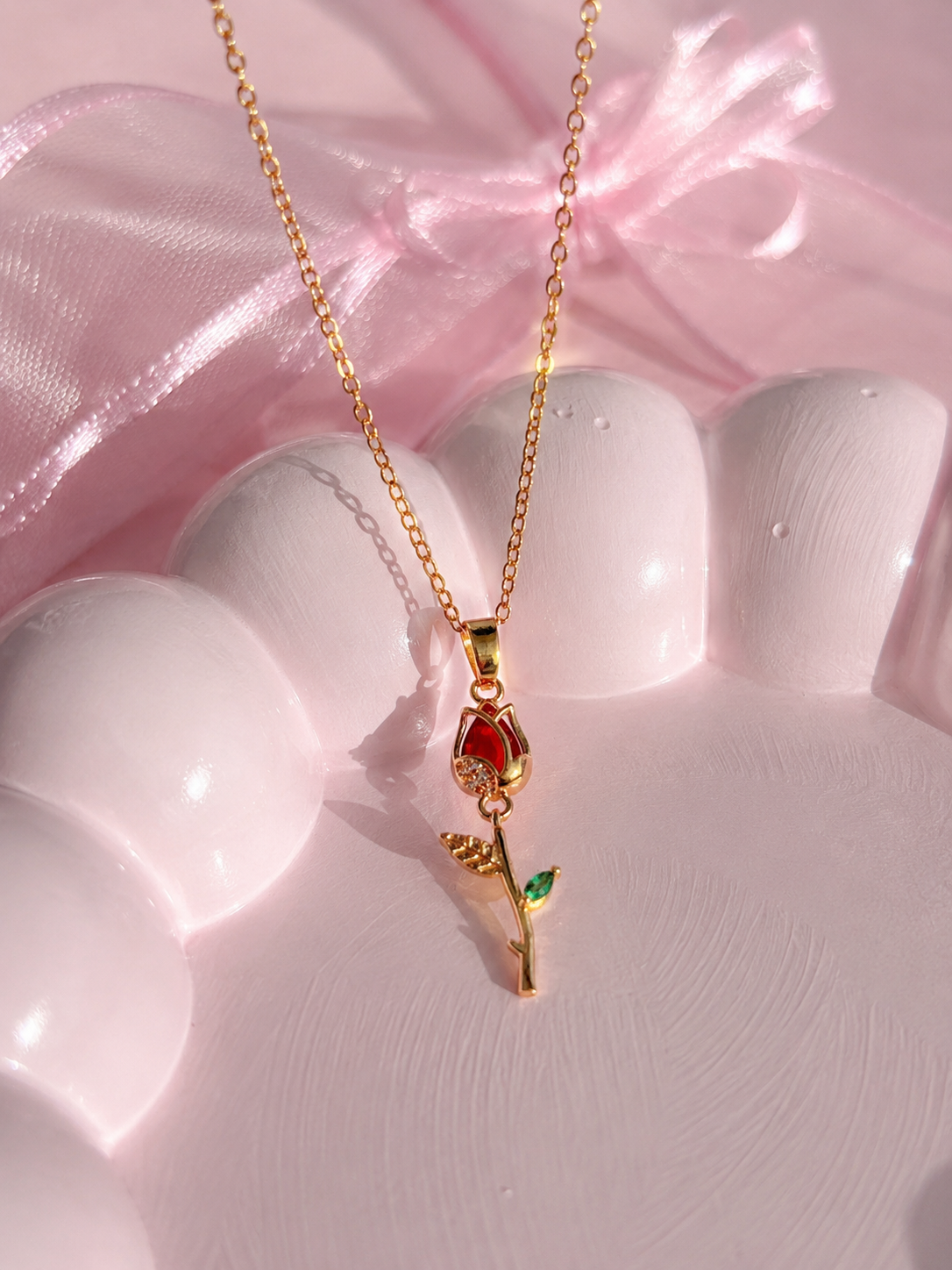 Cadena bonita de tulipán roja