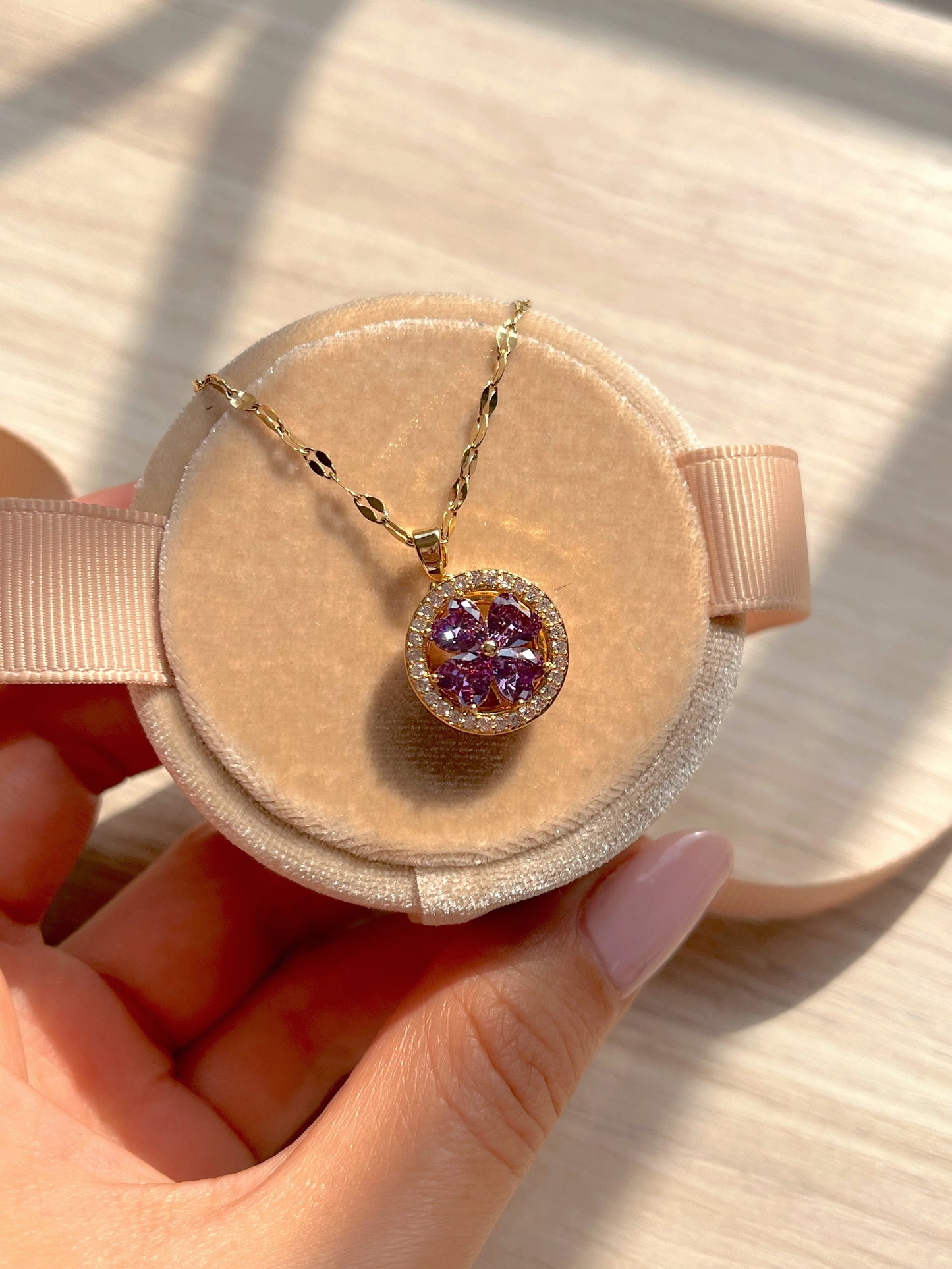 Cadena anti ansiedad trébol morado