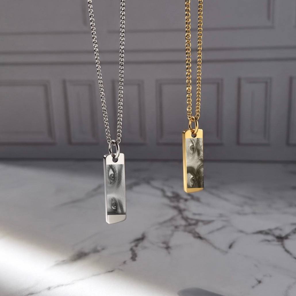 Cadena rectangular unisex con mirada fotograbado láser