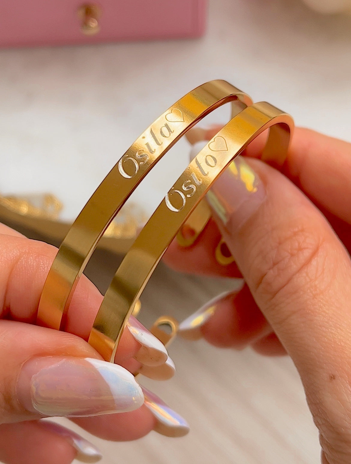 Brazalete grabado love dorados unisex ✨