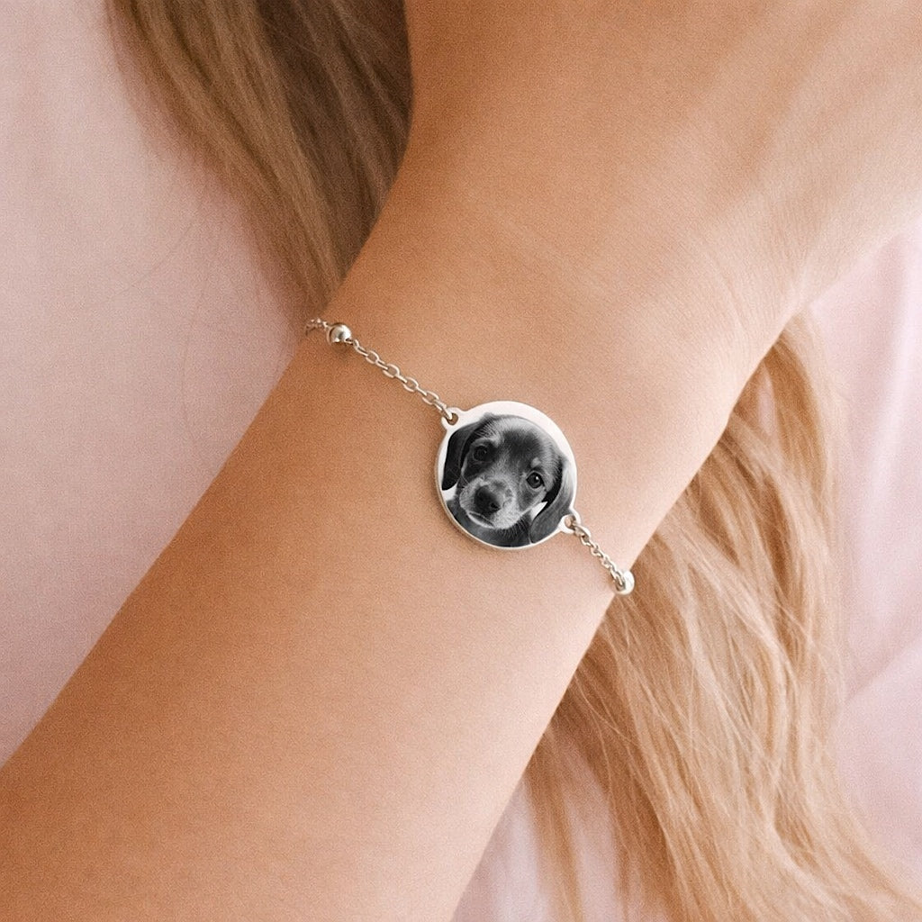 Brazalete grabado láser medalla 15mm de mujer plateada✨