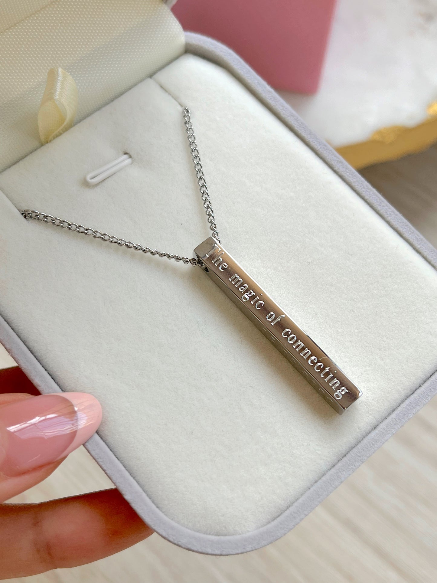 Cadena rectangular plateada de hombre, grabada #B02P-H