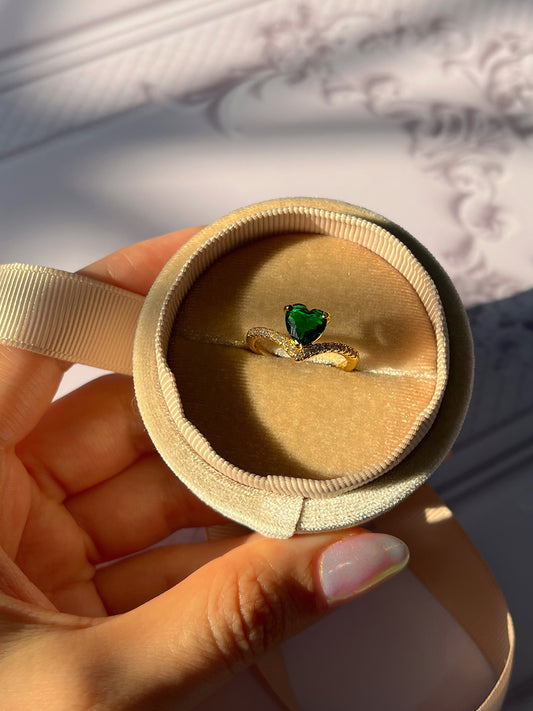 Anillo de promesa Heart esmeralda✨