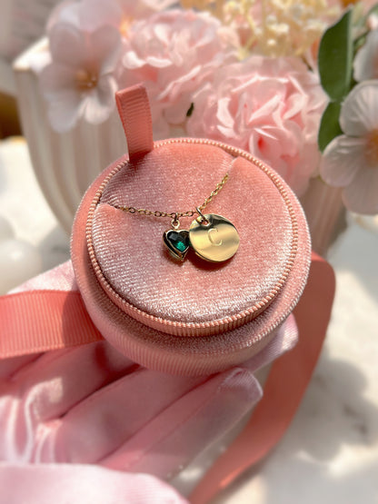 Cadena grabada de inicial y corazón 💓