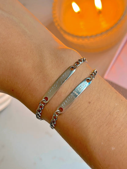 Brazalete llano grabados plateados