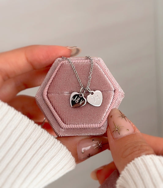 Cadenas de corazon doble plateada grabada unisex