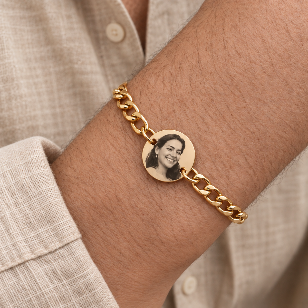 Brazalete grabado láser medalla 15mm de hombre dorado✨