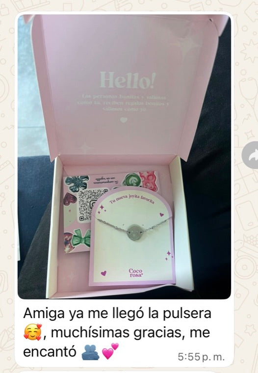 Captura de WhatsApp de una clienta: «Amiga, ya me llegó la pulsera. Muchísimas gracias, me encantó.»